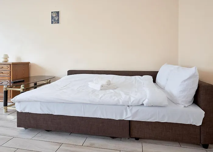 Pod Lipami Homely By Bookinghost Appartement Poznań